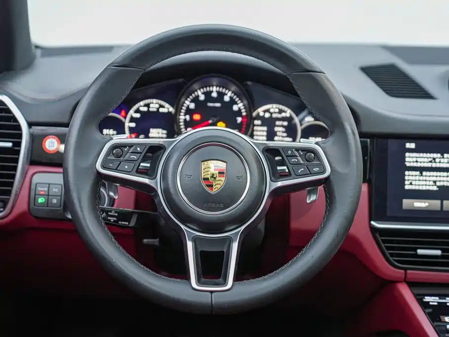 Porsche Cayenne — миниатюра 11