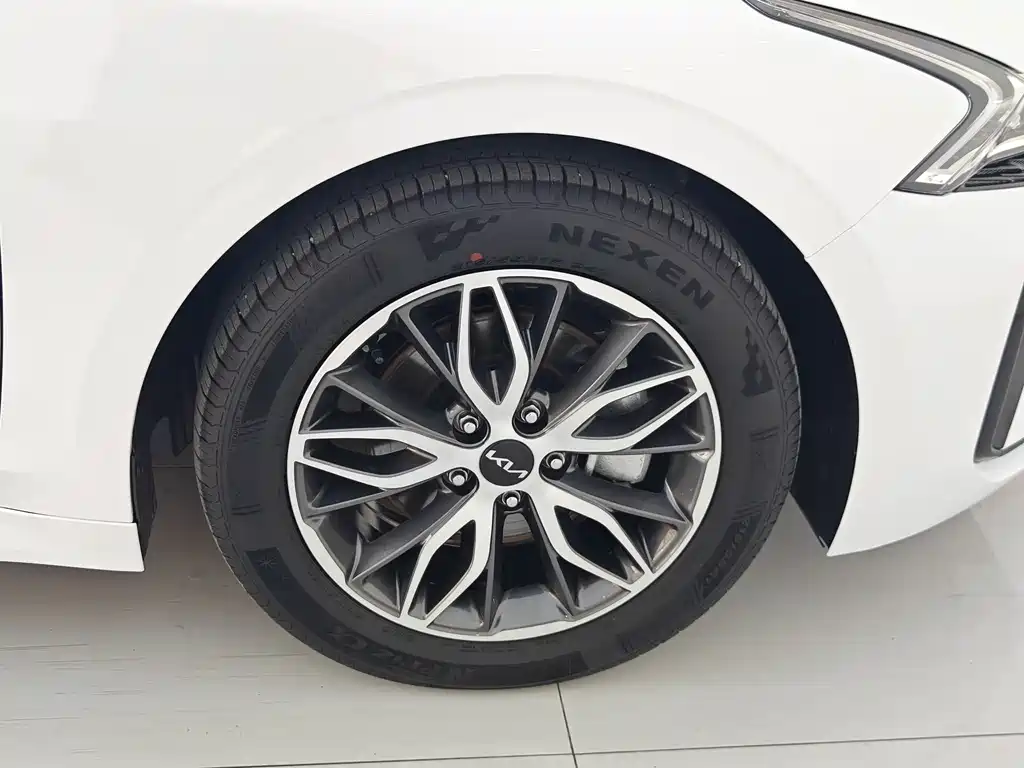 Kia K5 — миниатюра 14