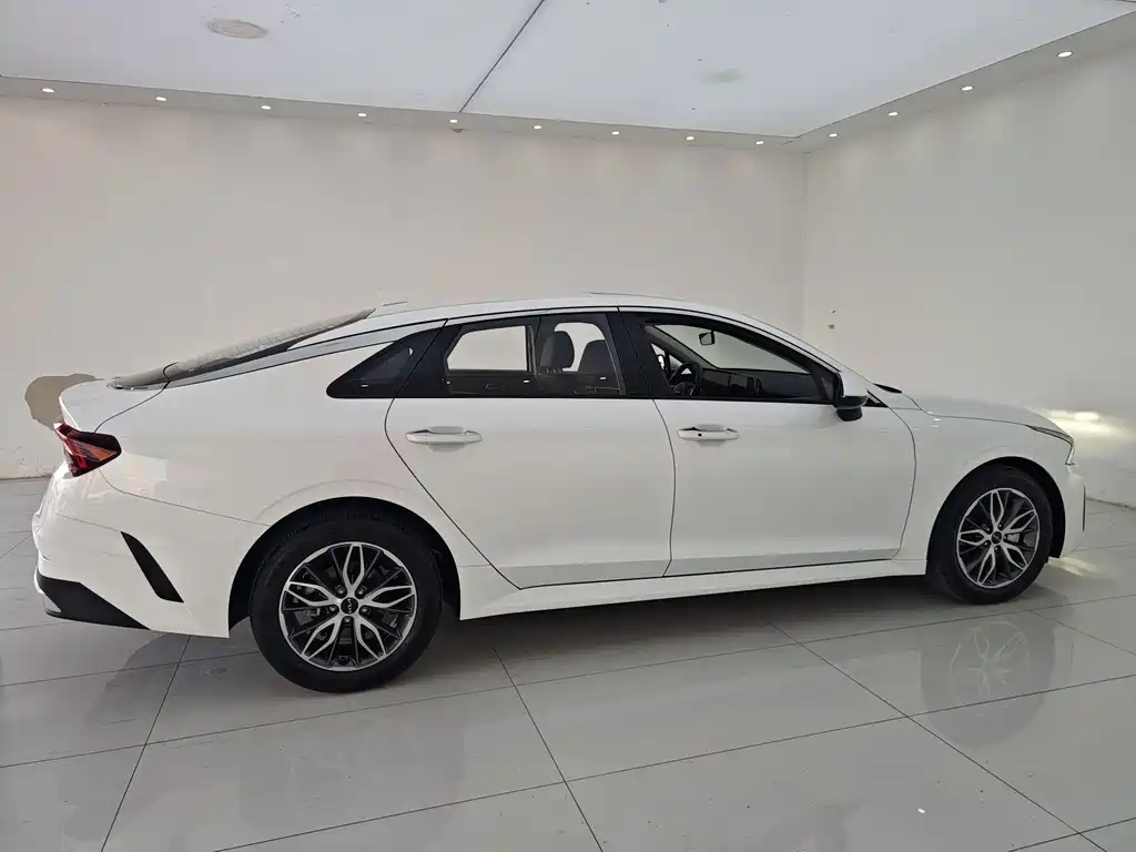 Kia K5 — миниатюра 18