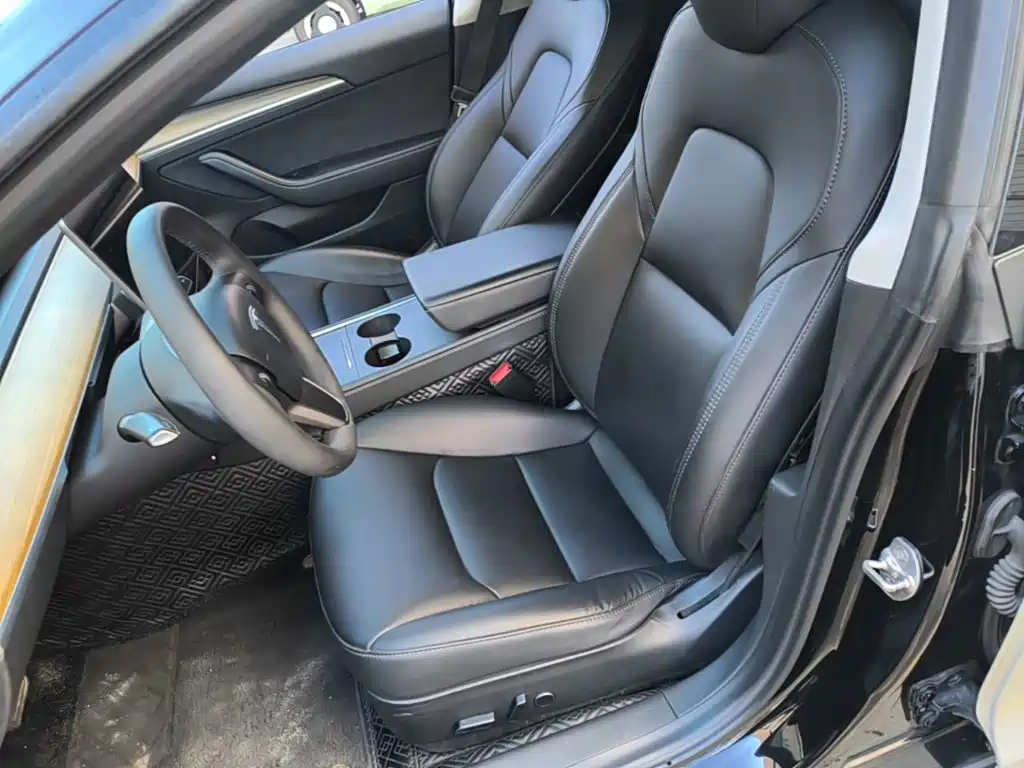Tesla Model 3 — миниатюра 15