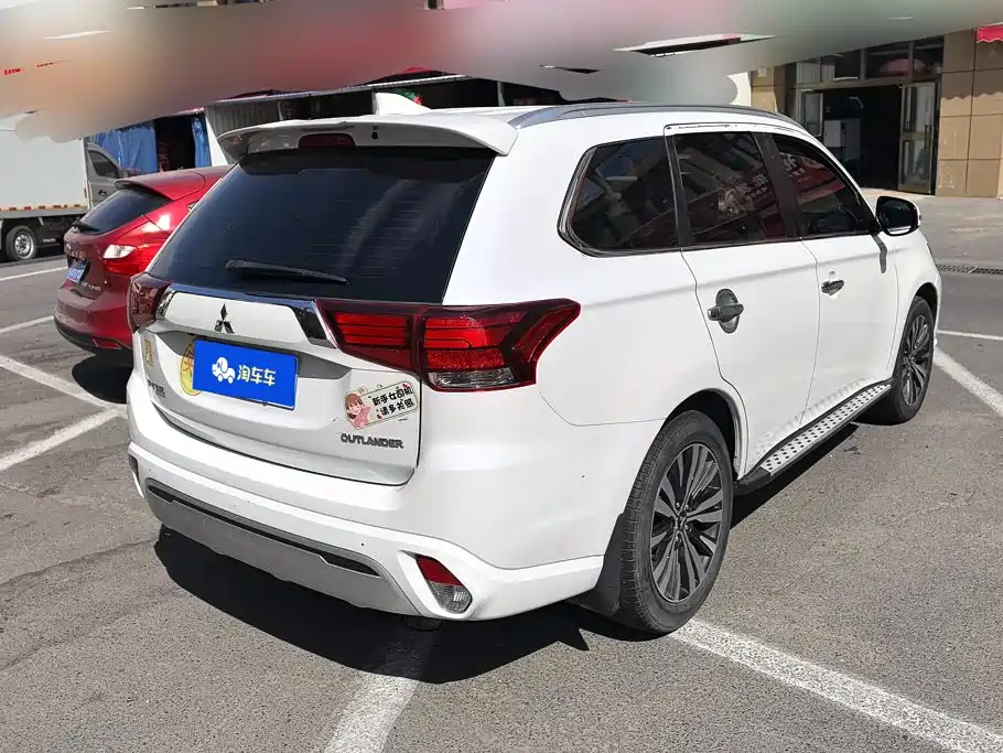 Mitsubishi Outlander — миниатюра 3