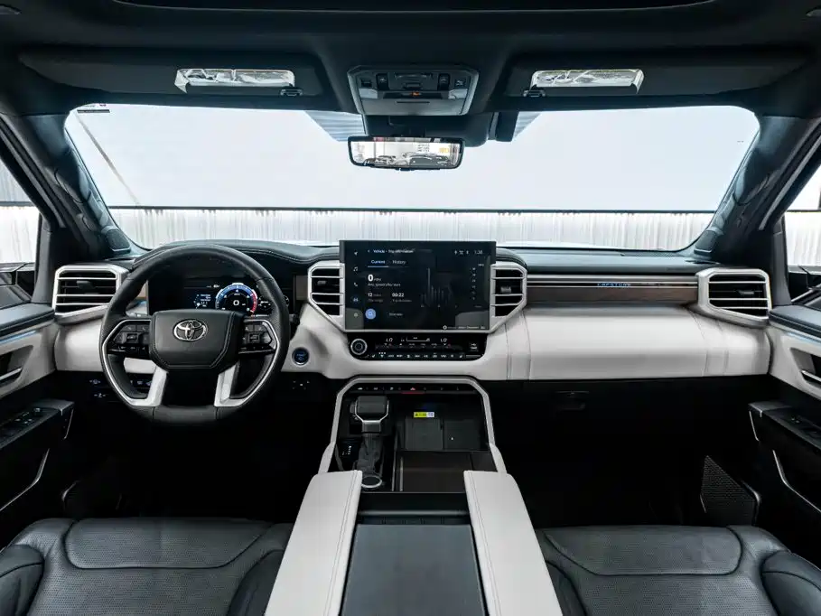 Toyota Sequoia — миниатюра 17