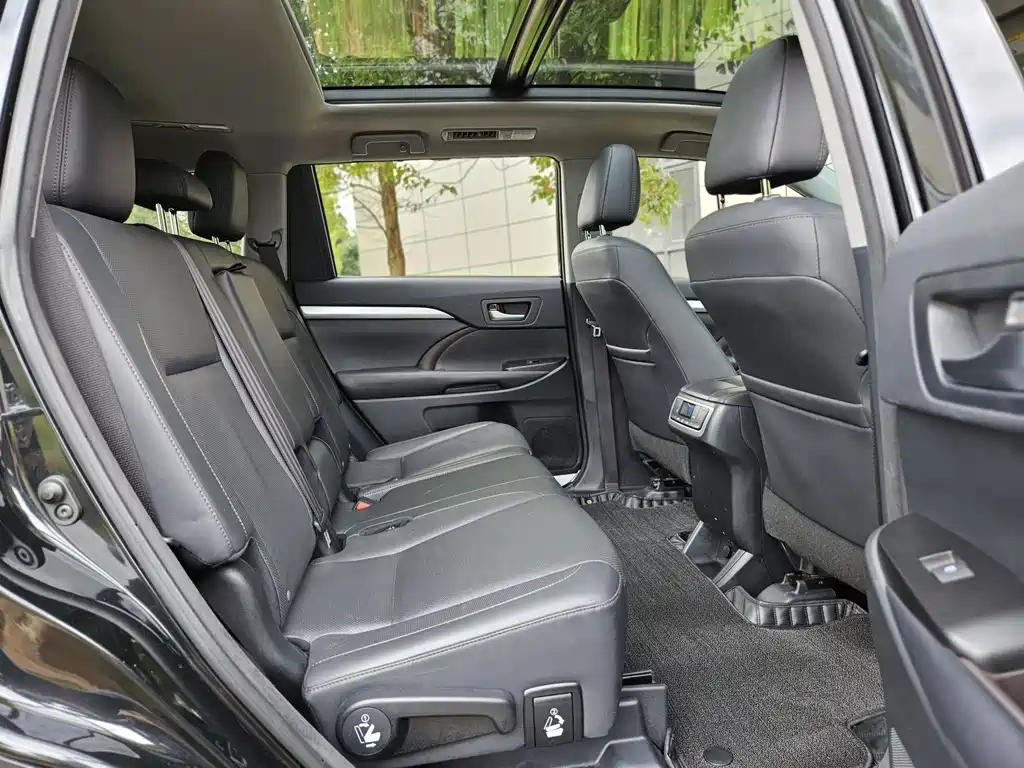 Toyota Highlander — миниатюра 6