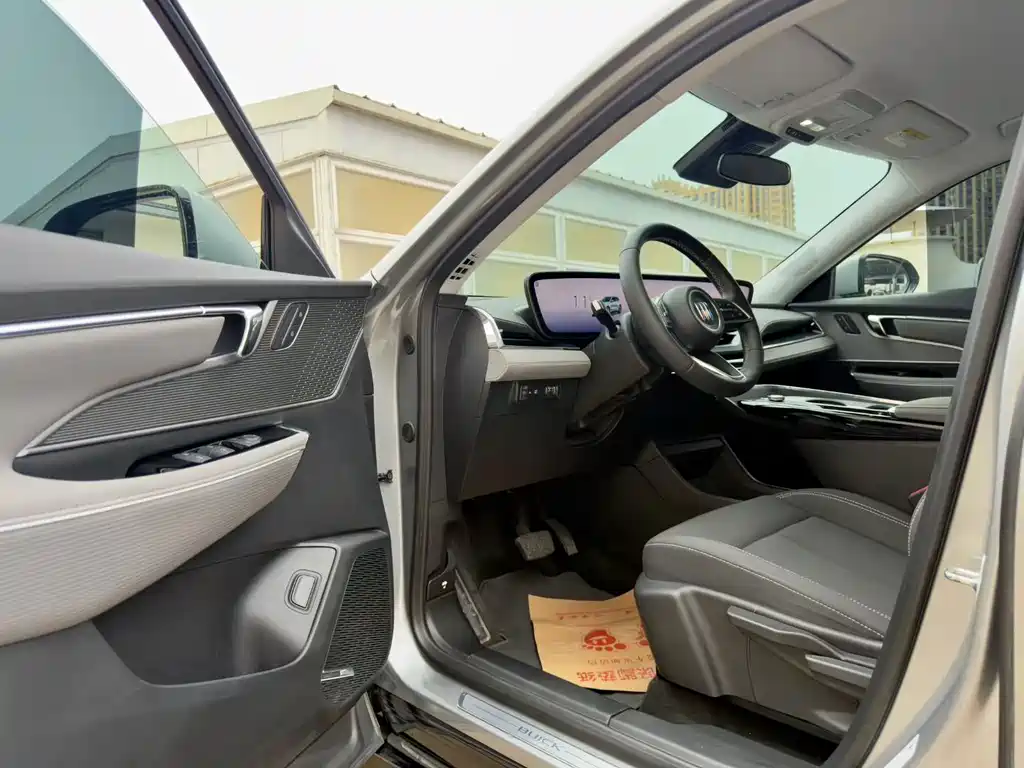 Buick E5 — миниатюра 4