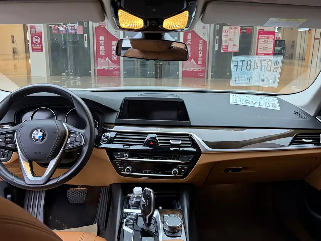 BMW 5 Series — миниатюра 8