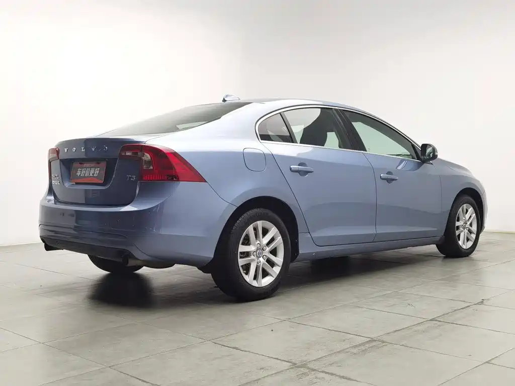 Volvo S60 — миниатюра 2