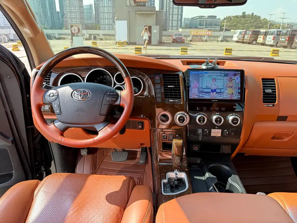 Toyota Sequoia — миниатюра 10