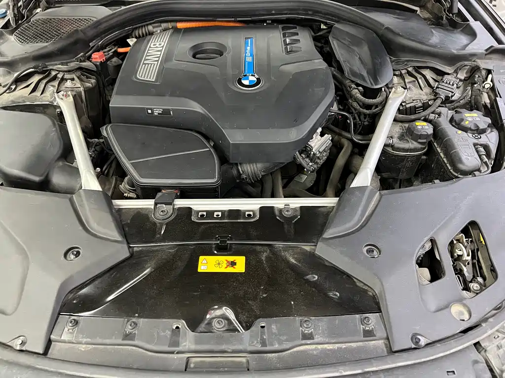 BMW 5 Series New Energy — миниатюра 31