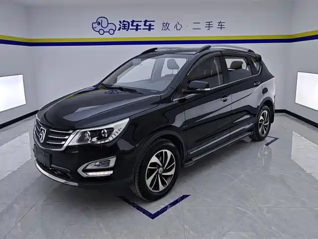 BAOJUN  560 2017