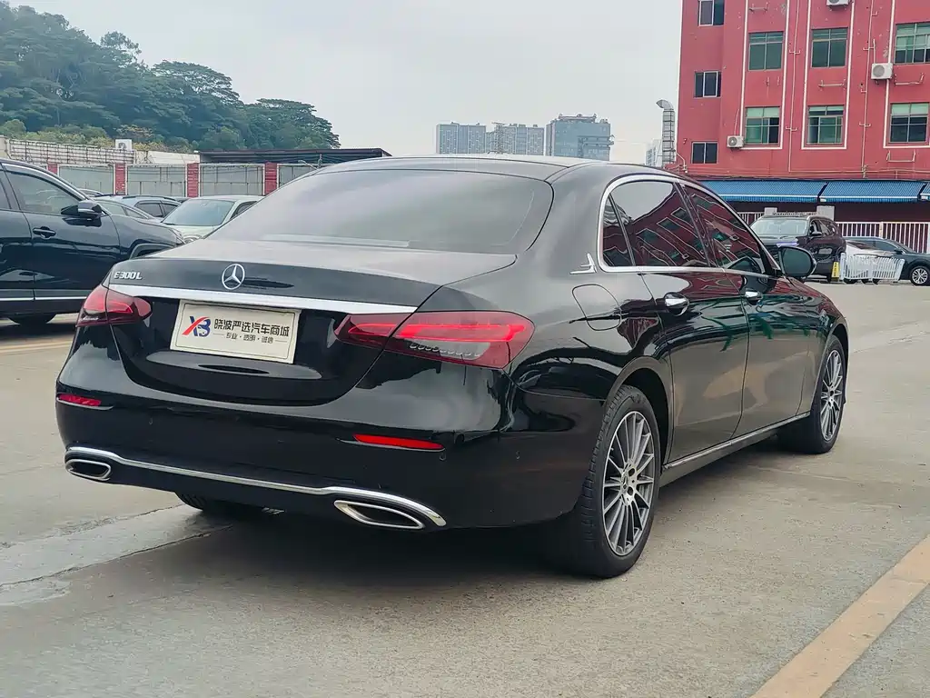 MERCEDES-BENZ E CLASS