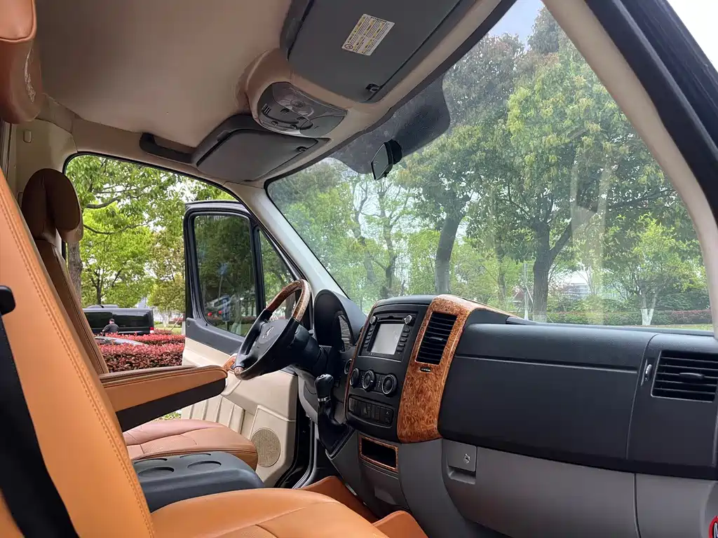 Mercedes-Benz Sprinter — миниатюра 6