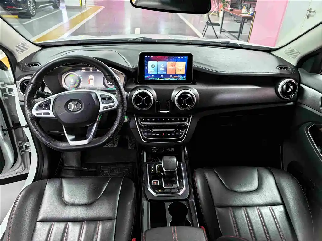 BAIC EX5 — миниатюра 8