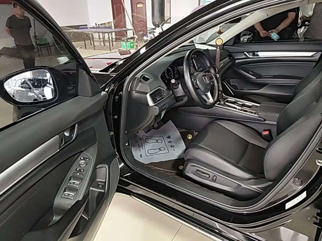 Honda Accord — миниатюра 16