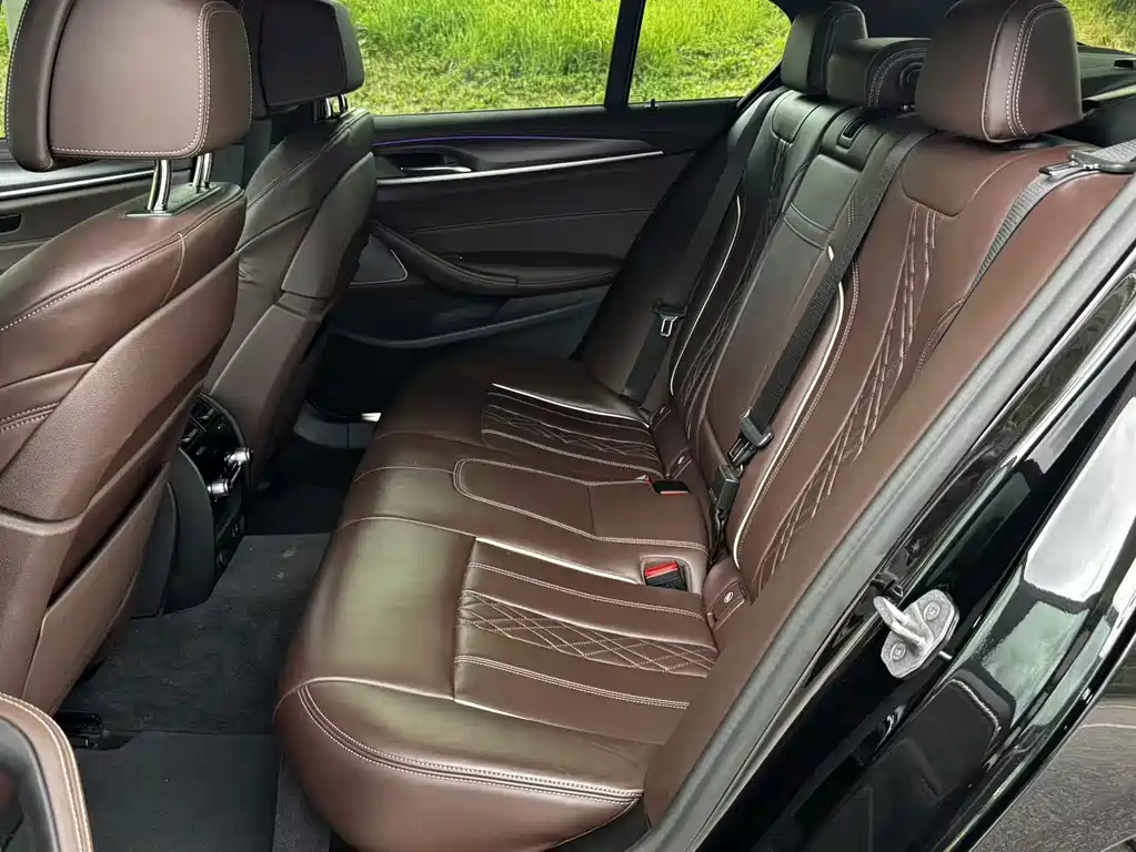 BMW 5 Series (Import) — миниатюра 7