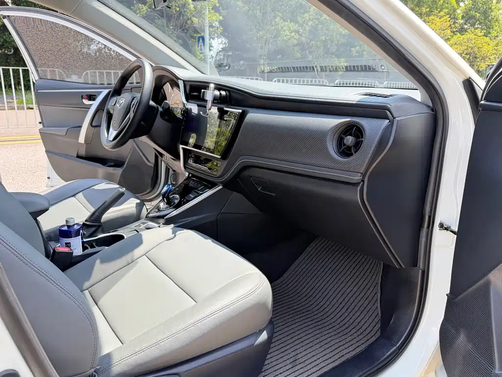 Toyota Levin Twin Engine E+ — миниатюра 8