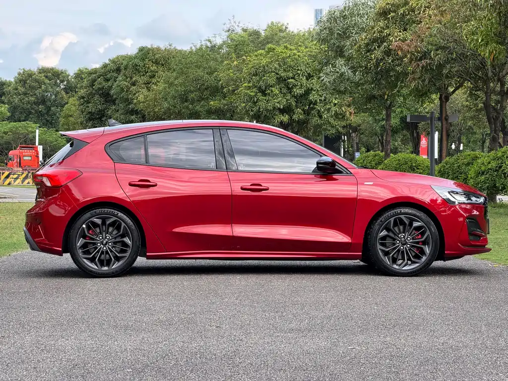 Ford Focus — миниатюра 10