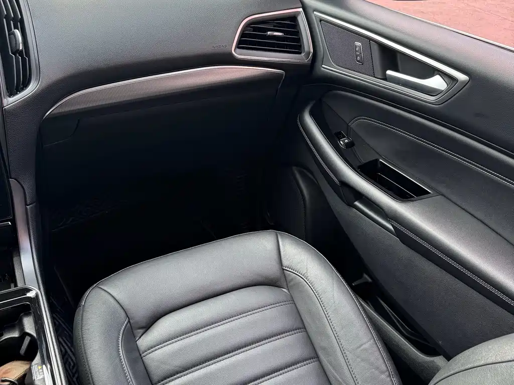 Ford Edge — миниатюра 13