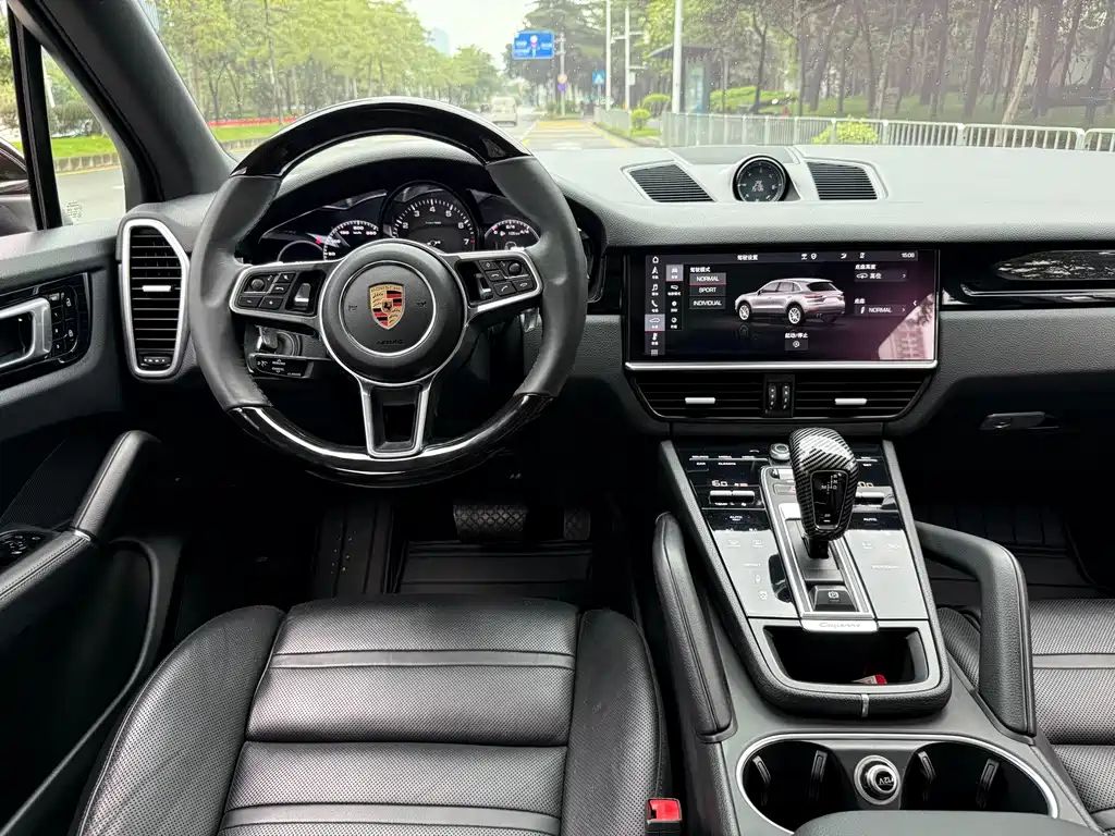 Porsche Cayenne — миниатюра 7