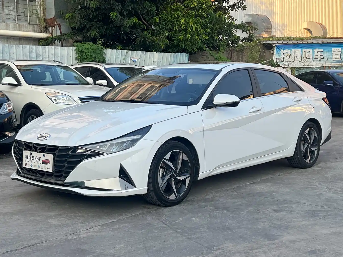 伊兰特 2022款 1.5L CVT LUX尊贵版 2022