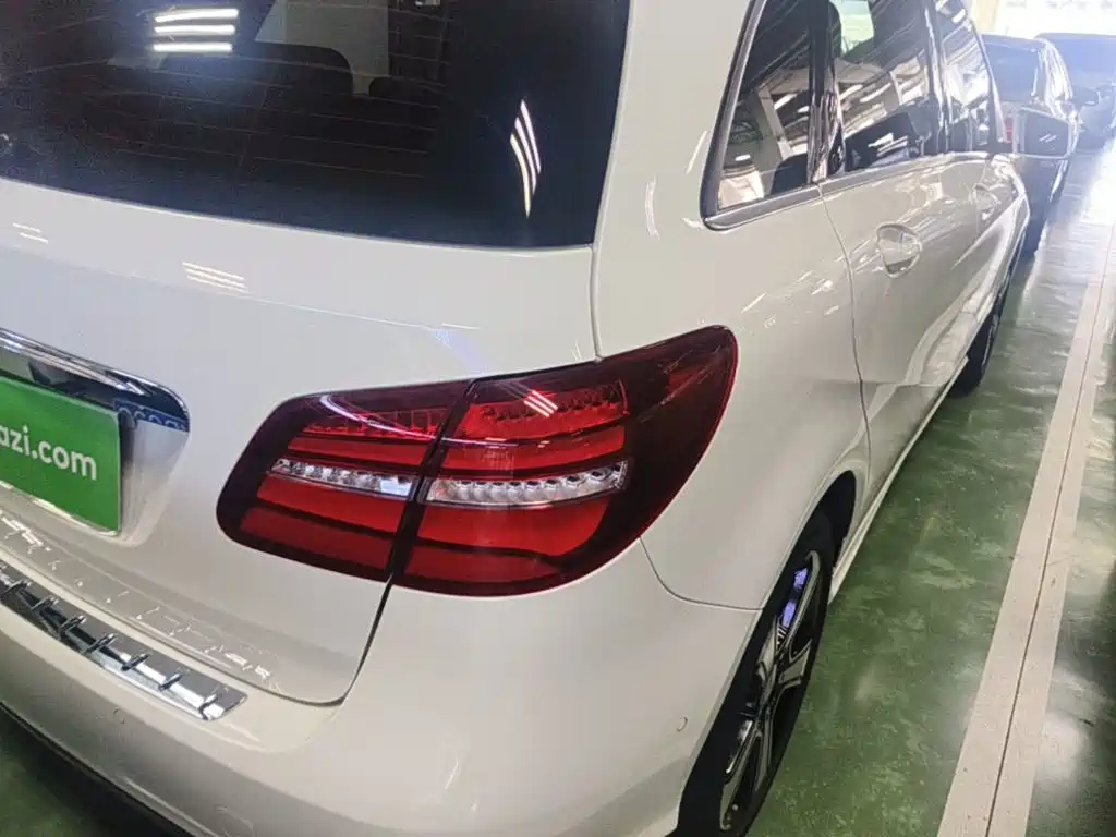 Mercedes-Benz B-Class — миниатюра 8