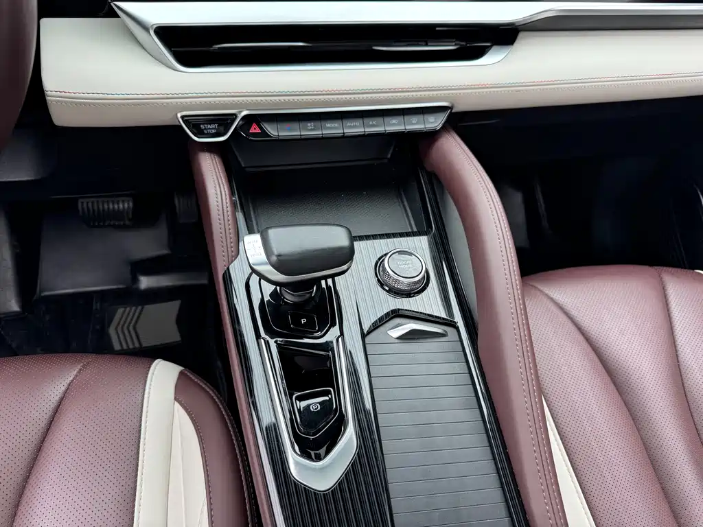 Geely Xingyue L — миниатюра 13