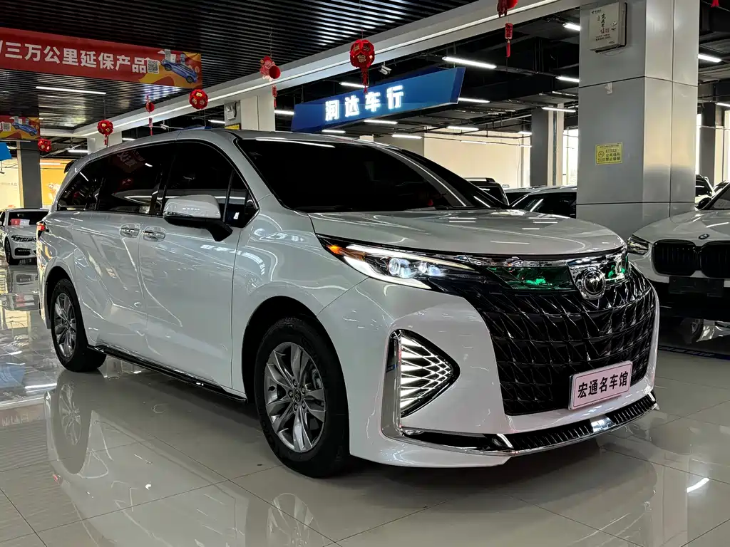 Toyota Sienna — миниатюра 3