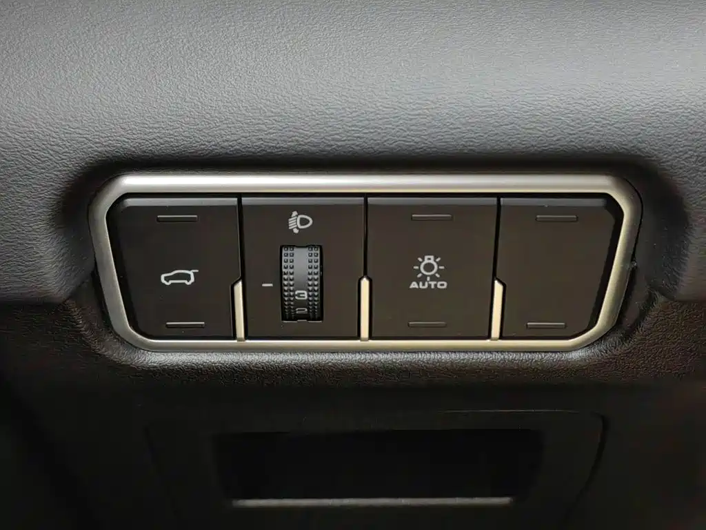 Haval 哈弗H6L — миниатюра 21