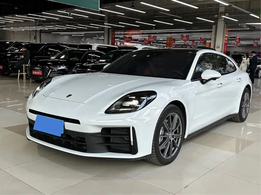 Porsche Panamera 2024