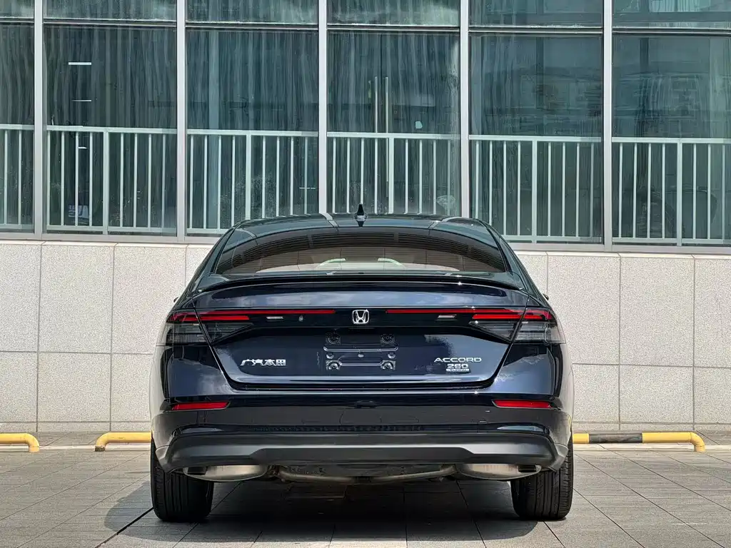 Honda Accord — миниатюра 8