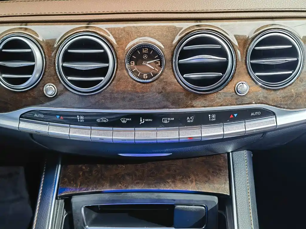 Mercedes-Benz S-Class — миниатюра 31