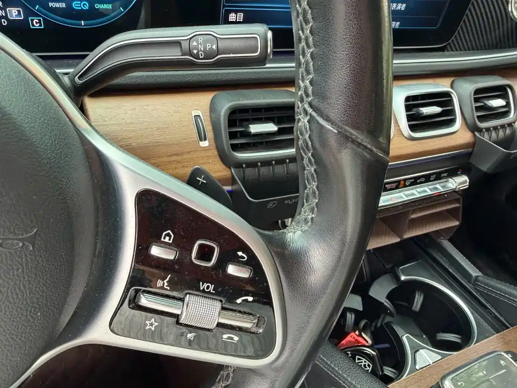 Mercedes-Benz GLS — миниатюра 10