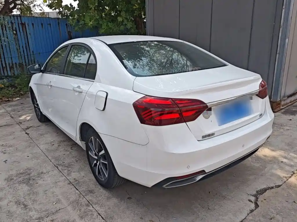 Geely Emgrand — миниатюра 5