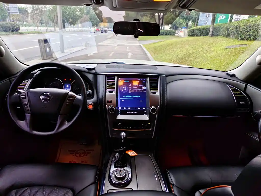 Nissan Patrol — миниатюра 13