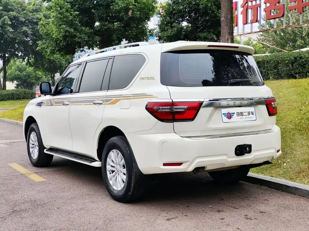 Nissan Patrol — миниатюра 4