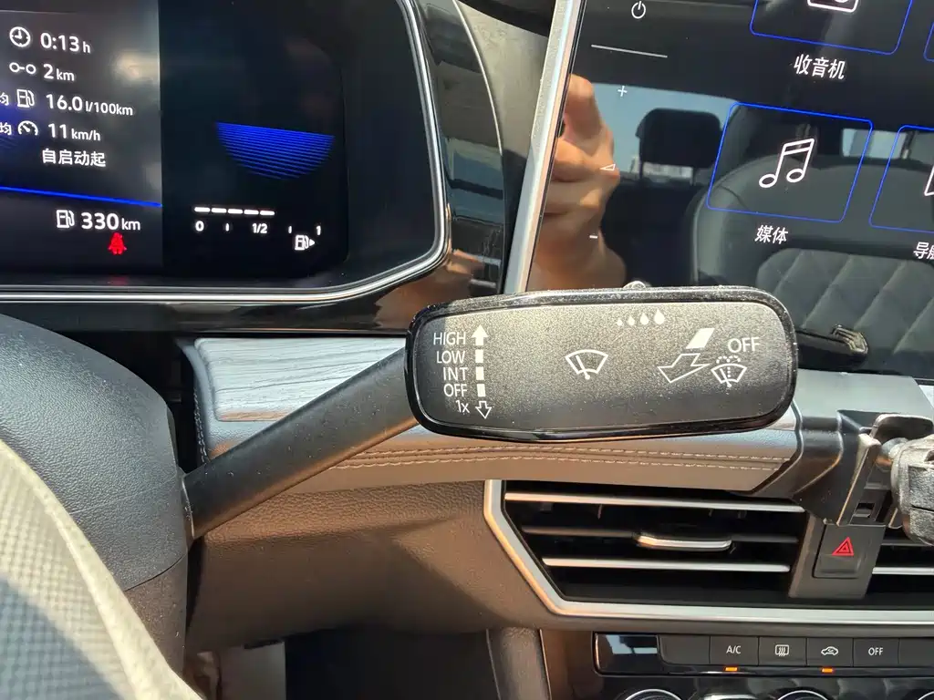 Volkswagen Sagitar — миниатюра 14