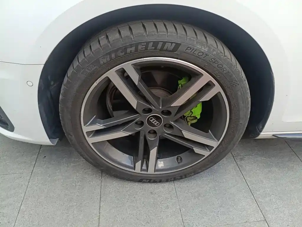Audi A4L — миниатюра 23