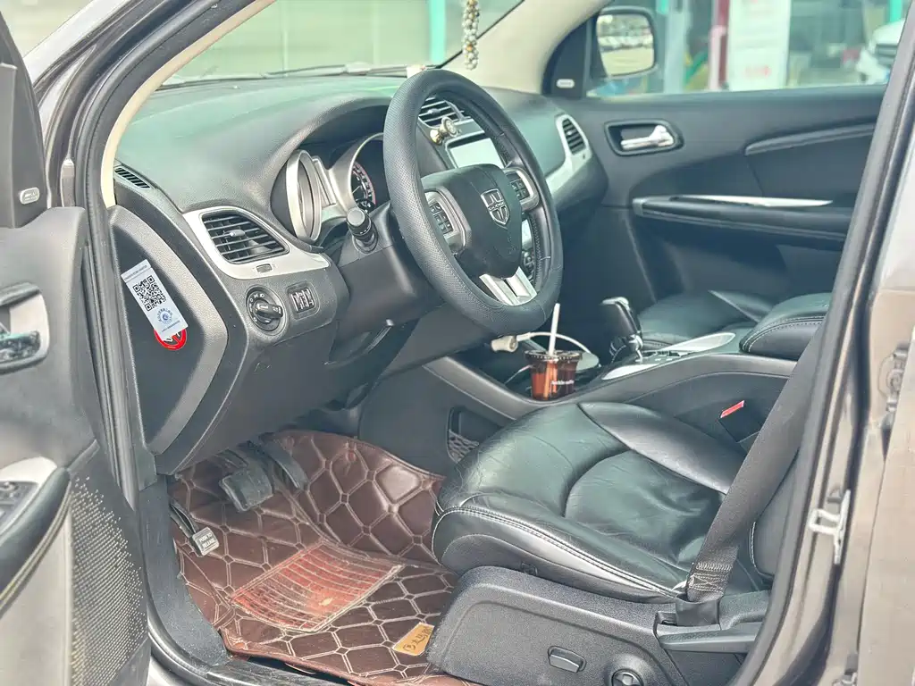 Dodge Journey — миниатюра 3