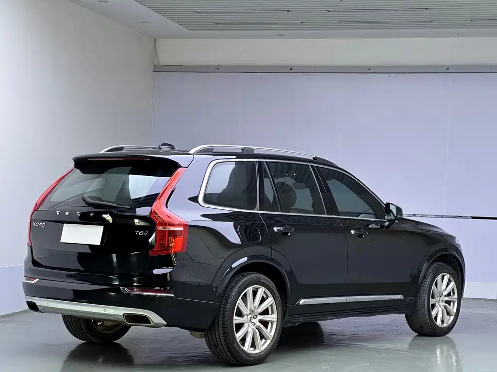 Volvo XC90 — миниатюра 6