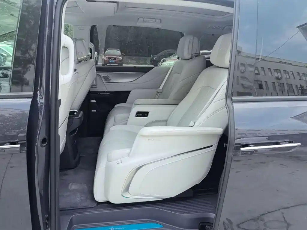 Buick GL8 Hybrid — миниатюра 17