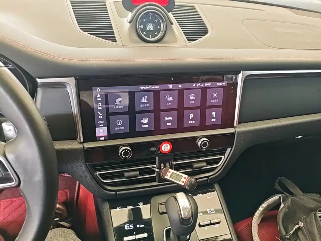 Porsche Macan — миниатюра 13