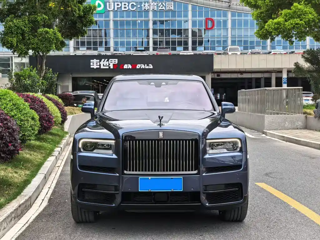 Rolls-Royce Cullinan 2024 мест