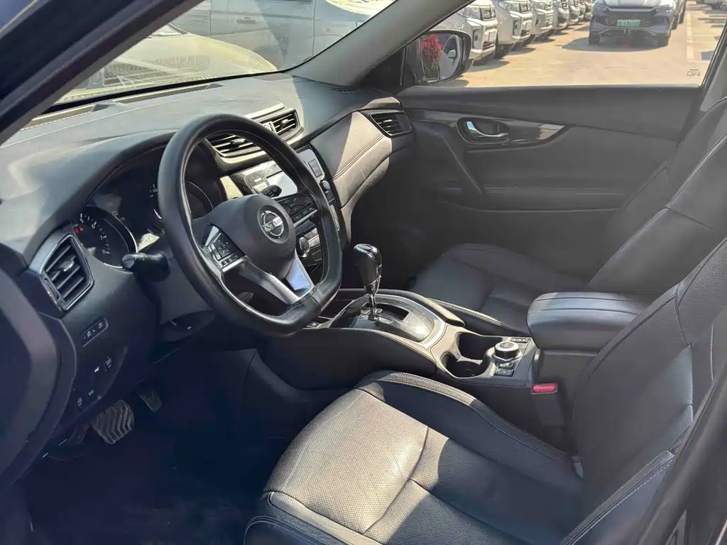Nissan X-Trail 2017 2.5L CVT Luxury 4WD
