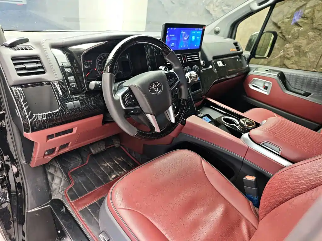 Toyota Hiace — миниатюра 6