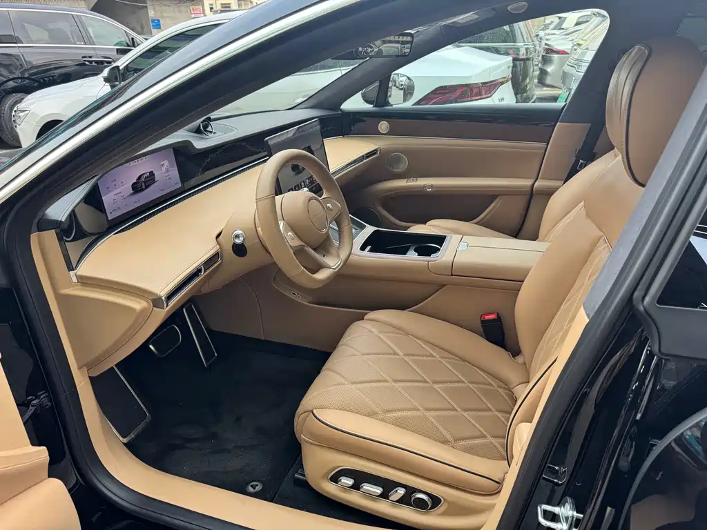 AITO ENJOY THE WORLD S9