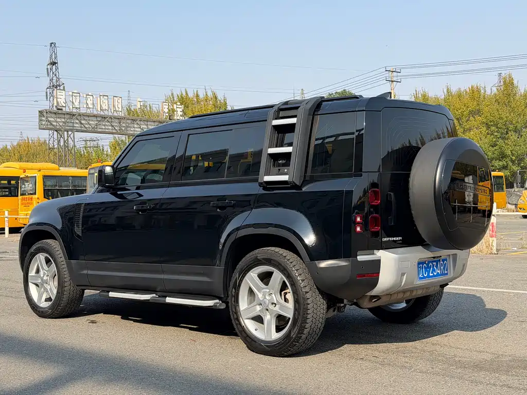 Land Rover Defender — миниатюра 2