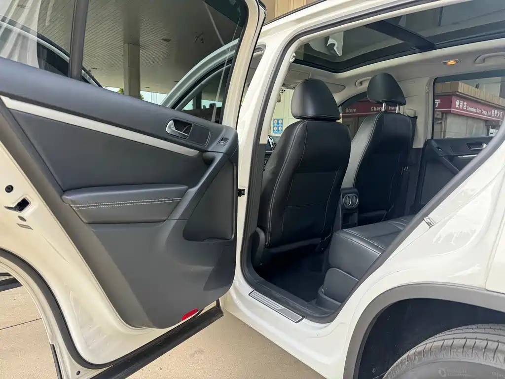 Volkswagen Tiguan — миниатюра 9