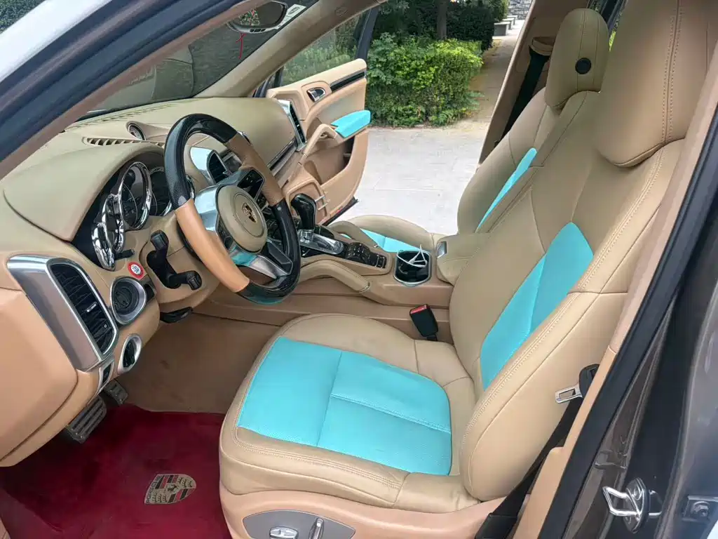 Porsche Cayenne — миниатюра 7