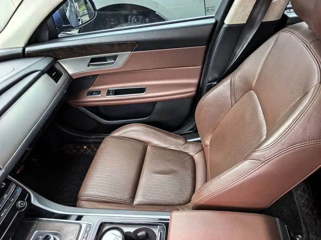 Jaguar XFL — миниатюра 12