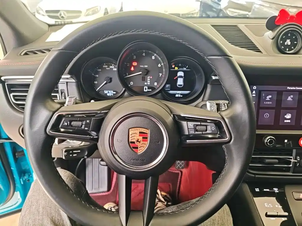 Porsche Macan — миниатюра 11