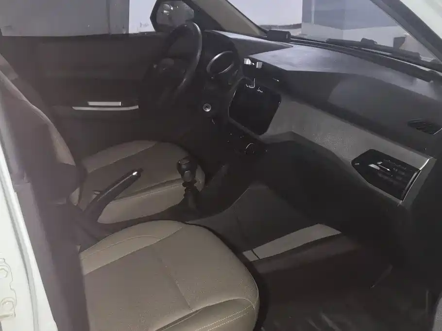 Wuling Hongguang — миниатюра 8